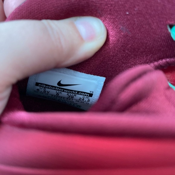 LeBron 10 'Christmas' Sneakers - Picture 3 of 5